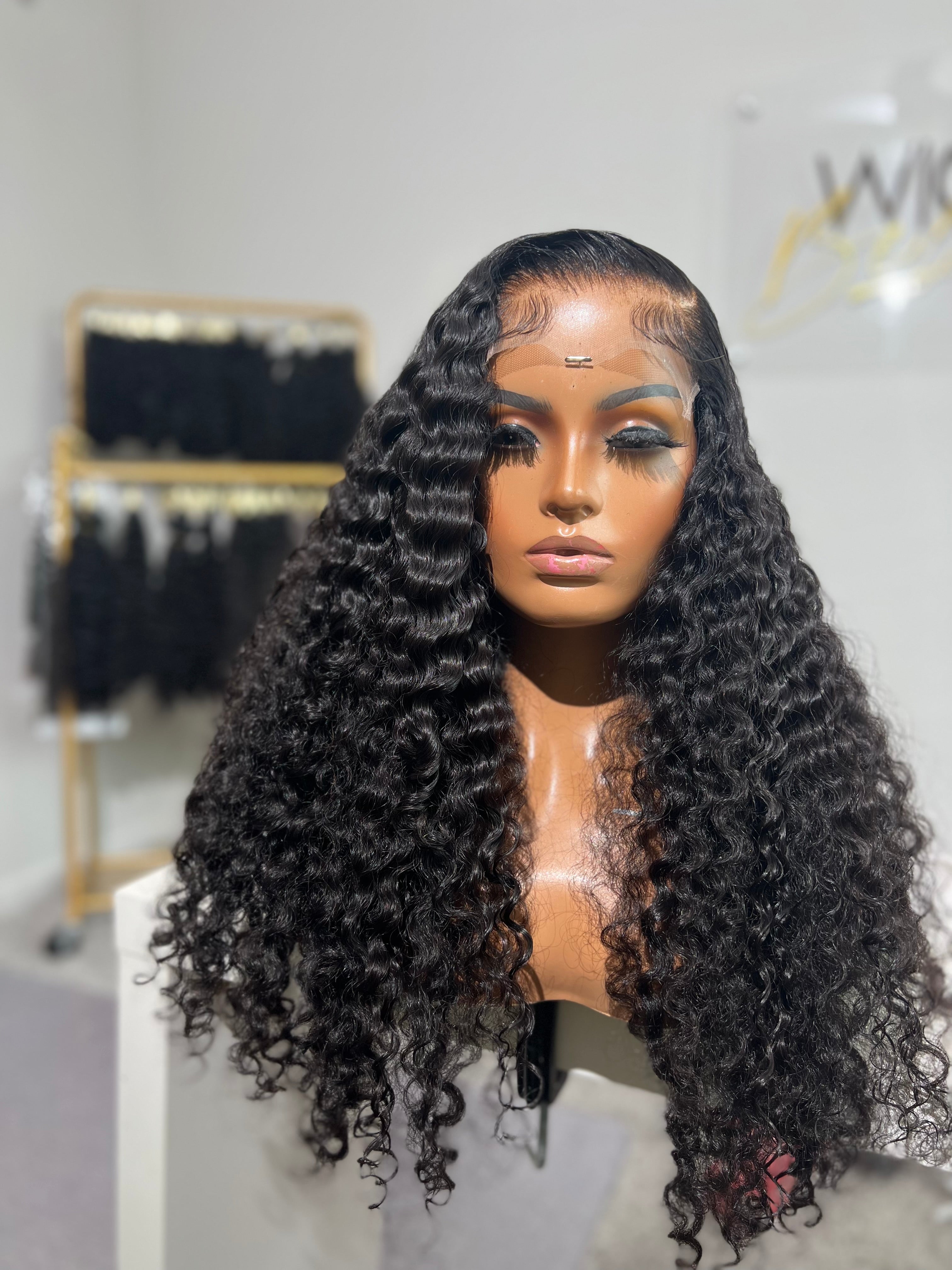 bB Prive: Custom Burmese Curly Wig Imagen secundaria del producto